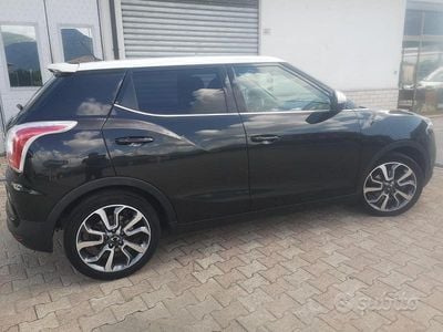 Usata SsangYong Tivoli 128 CV (94 kW) 2015 Nero SUV