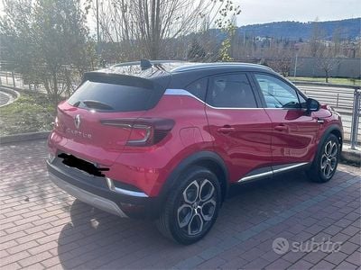 Usata Renault Captur Intens 101 CV (74 kW) 2022 Rosso SUV