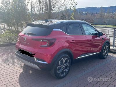 Usata Renault Captur Intens 101 CV (74 kW) 2022 Rosso SUV