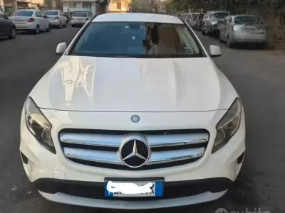 Usata Mercedes GLA200 136 CV (100 kW) 2014 Bianco SUV
