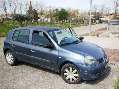 Usata Renault Clio II 58 CV (42 kW) 2007 Berlina