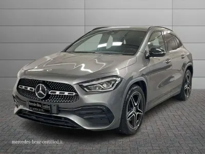 Usata Mercedes GLA200 Premium 150 CV (110 kW) 2022 Grigio montagna SUV