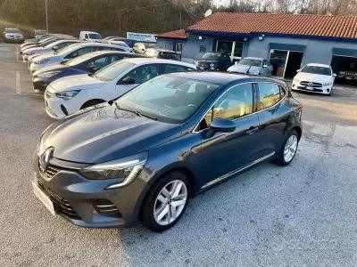 Usata Renault Clio V 86 CV (63 kW) 2020 Grigio Berlina