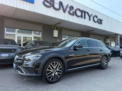 Usata Mercedes E220 All-Terrain 194 CV (142 kW) 2020 Nero Station wagon