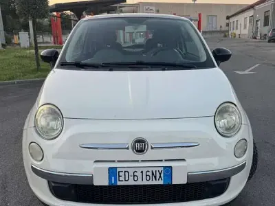 Usata Fiat 500 Lounge 69 CV (50 kW) 2010 Bianco Utilitaria