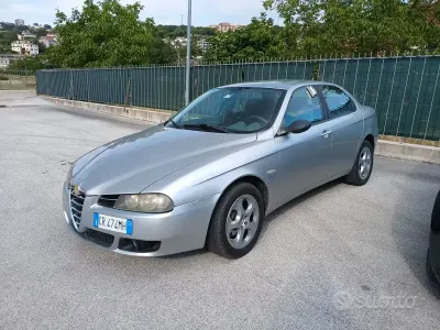 Usata Alfa Romeo 156 116 CV (85 kW) 2004 Grigio Berlina