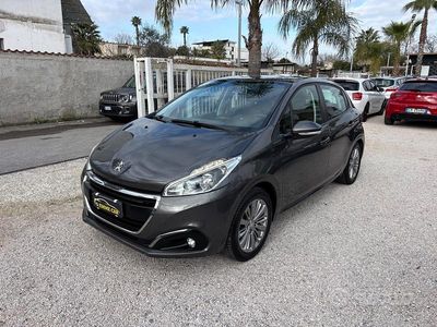 Usata Peugeot 208 Allure 82 CV (60 kW) 2017 Grigio Utilitaria