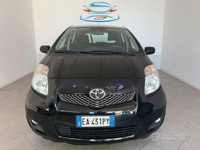 Usata Toyota Yaris 69 CV (50 kW) 2010 Nero Utilitaria