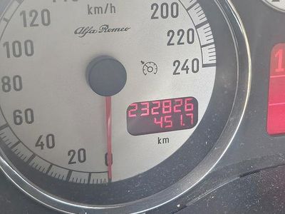 Usata Alfa Romeo 147 120 CV (88 kW) 2008 Blu Utilitaria