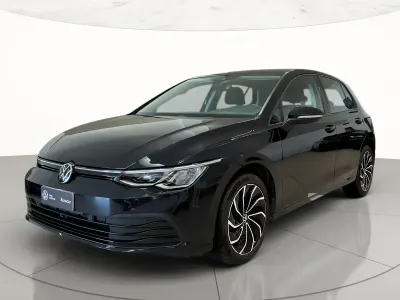 Usata VW Golf VIII Life 115 CV (84 kW) 2022 Deep black perlato Berlina