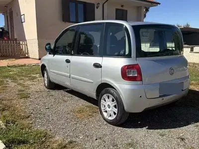 Usata Fiat Multipla 103 CV (75 kW) 2010 Grigio Monovolume