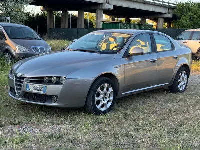 Käytetty Alfa Romeo 159 140 HP (102 kW) 2007 Keltainen Sedan