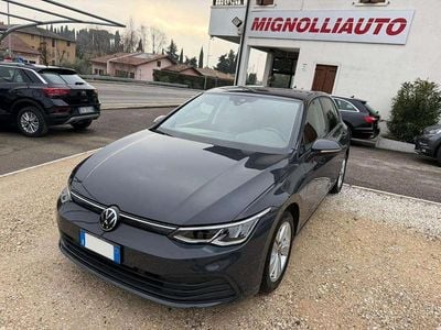 Usata VW Golf VIII Life 110 CV (80 kW) 2022 Grigio Berlina