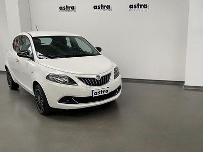 Usata Lancia Ypsilon Silver 69 CV (50 kW) 2022 Bianco Utilitaria