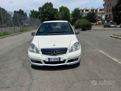 Usata Mercedes A160 Elegance 95 CV (69 kW) 2011 Bianco Utilitaria