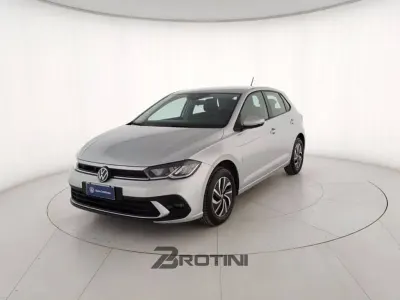 Usata VW Polo Life 95 CV (69 kW) 2025 Grigio Utilitaria