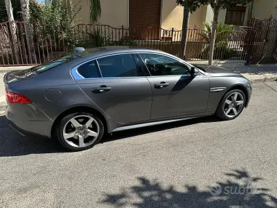 Usata Jaguar XE R-Sport 180 CV (132 kW) 2016 Berlina