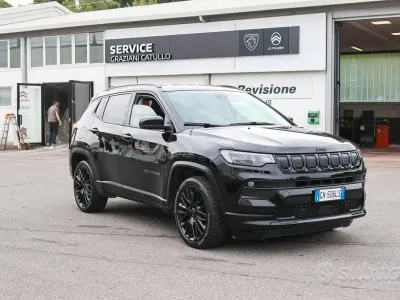 Käytetty Jeep Compass Night Eagle 131 HP (96 kW) 2022 Musta Katumaasturi