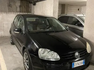 Usata VW Golf V Goal 102 CV (75 kW) 2006 Nero Utilitaria