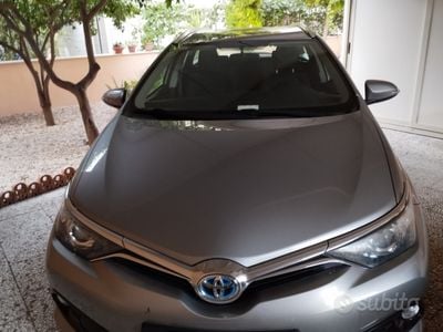 Toyota Auris Hybrid