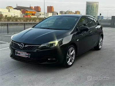 Usata Opel Astra Ultimate 122 CV (89 kW) 2020 Nero Berlina