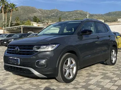 Usata VW T-Cross Advance 110 CV (80 kW) 2021 Grigio SUV
