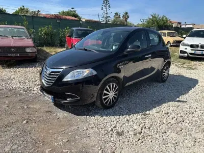 Usata Lancia Ypsilon 69 CV (50 kW) 2012 Nero Utilitaria