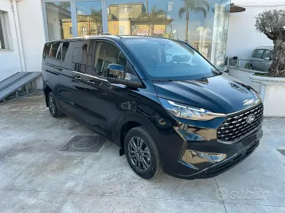 Nouvelle Ford Tourneo Custom 170 ch (125 kW) 2026 Noir Van