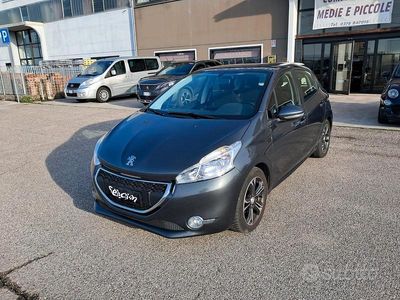 Usata Peugeot 208 Active 82 CV (60 kW) 2015 Grigio Utilitaria