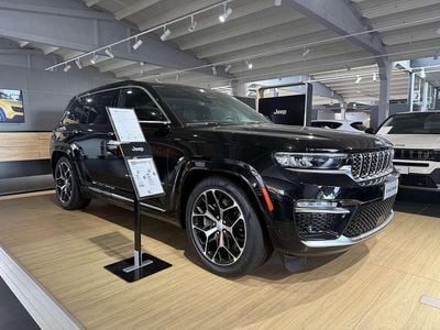 Nuova Jeep Grand Cherokee Summit 379 CV (278 kW) 2025 Diamond black SUV