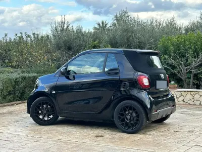 Usata Smart ForTwo Cabrio Brabus 71 CV (52 kW) 2019 Nero Cabrio