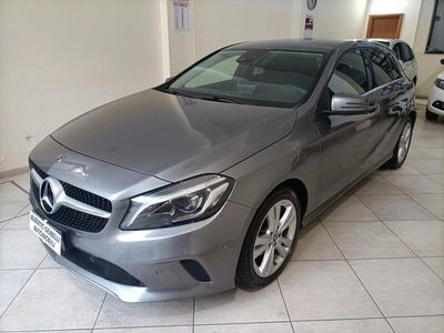 Usata Mercedes A180 Premium 109 CV (80 kW) 2018 Grigio Berlina