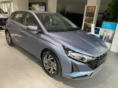 Nuova Hyundai i20 90 CV (66 kW) 2026 Bicolor Utilitaria