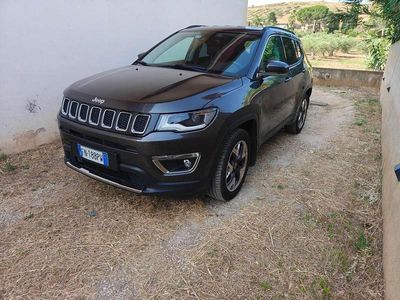 Używany Jeep Compass Limited 140 KM (102 kW) 2018 Szary SUV