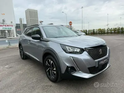 Usata Peugeot 2008 Allure 131 CV (96 kW) 2022 Grigio SUV