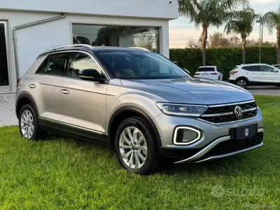 Usata VW T-Roc Style 110 CV (80 kW) 2023 Grigio SUV