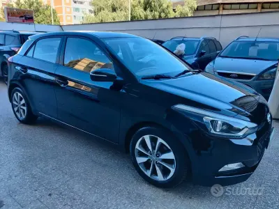 Usata Hyundai i20 Style 75 CV (55 kW) 2015 Nero Utilitaria