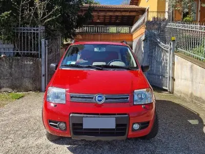 Usata Fiat Panda 4x4 Climbing 60 CV (44 kW) 2006 Rosso Utilitaria