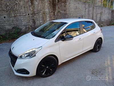 Usata Peugeot 208 92 CV (67 kW) 2018 Bianco Utilitaria