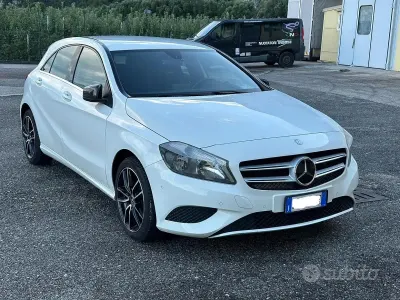 Usata Mercedes A180 109 CV (80 kW) 2013 Bianco Utilitaria