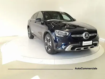 Usata Mercedes GLC200 Business 163 CV (119 kW) 2021 Blu SUV