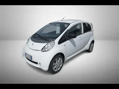 Usata Peugeot iON Active 49 kW (67 CV) 2018 Grigio chiaro Utilitaria