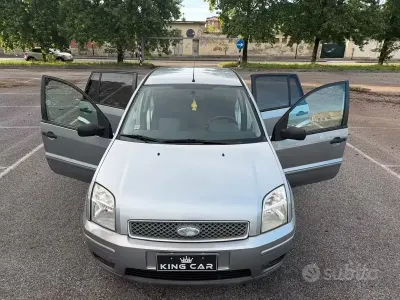 Usata Ford Fusion 101 CV (74 kW) 2004 Grigio Utilitaria