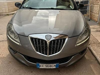 Usata Lancia Delta 120 CV (88 kW) 2010 Grigio Utilitaria