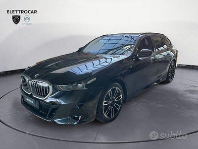 Usata BMW 520 M Sport 197 CV (144 kW) 2024 Grigio Station wagon