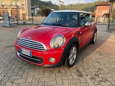 Usata Mini Cooper D 2010 Rosso Utilitaria