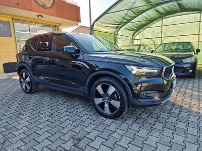 Usata Volvo XC40 Momentum 129 CV (94 kW) 2020 Nero SUV