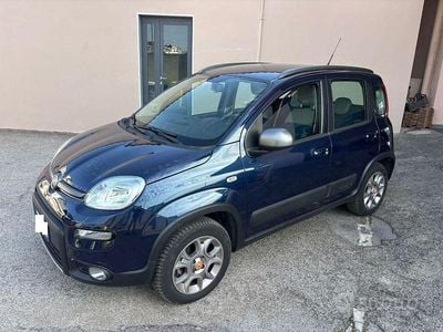 Usata Fiat Panda 4x4 S 95 CV (69 kW) 2016 Blu Utilitaria
