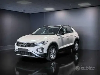 Usata VW T-Roc Life 110 CV (80 kW) 2022 Grigio SUV