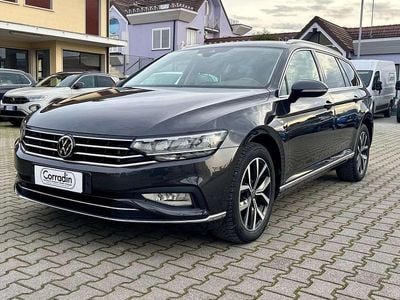Usata VW Passat Executive 150 CV (110 kW) 2021 Grigio medio metallizzato Station wagon